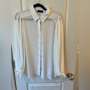 Tahari blouse white long pleated sleeve size L